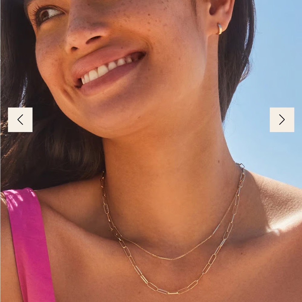 14k Gold Rose Bar Necklace - Picture 3 of 4
